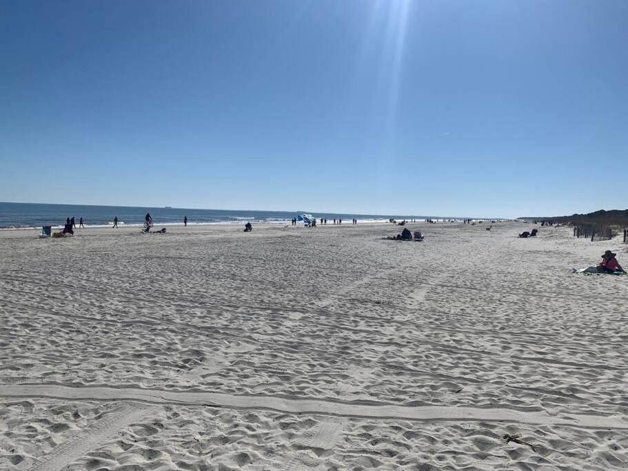 Beach Happy!-Nice Ocean View Hilton Head Villa Гілтон-Гед-Айленд Екстер'єр фото